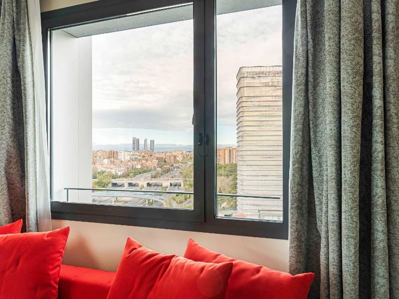 Superior Twin Room image 4