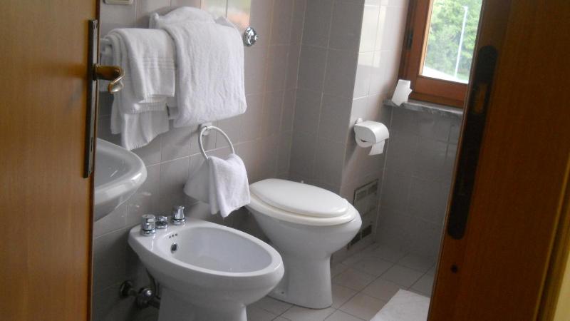 Single Room image 2