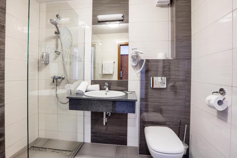 Luxury Quadruple Room image 3