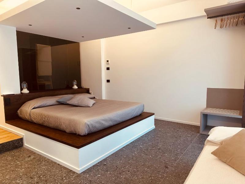 Elegance Rooms Cefalù - image 13