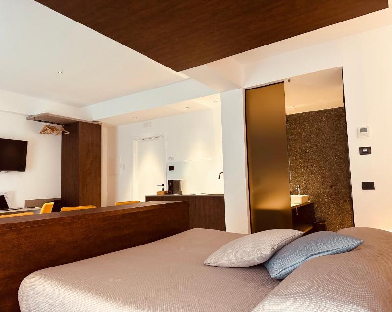 Elegance Rooms Cefalù - image 32