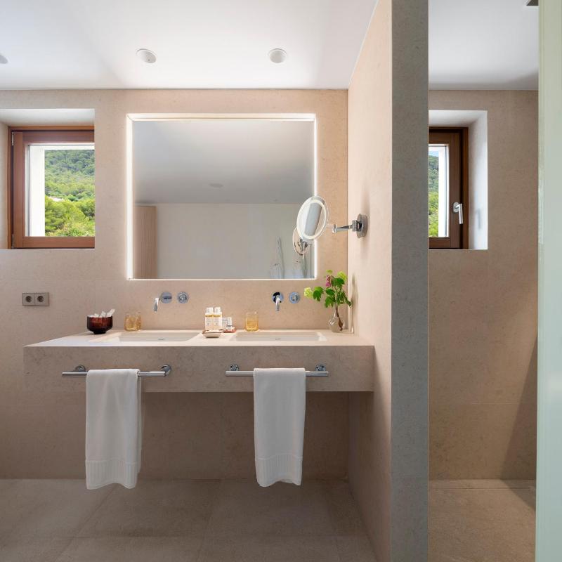 Junior Garden Suite image 3