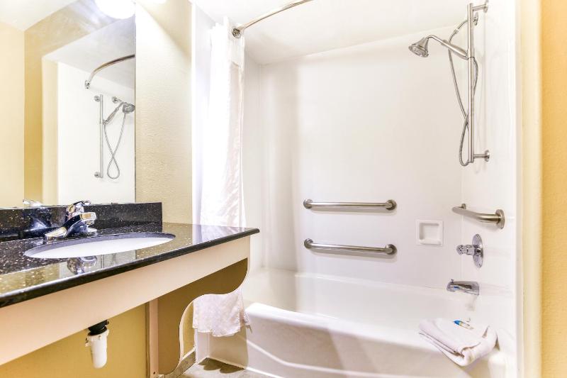 King Room - Disability Access image 3