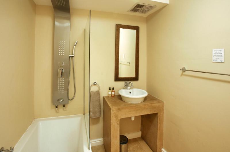 Ellefsen Golf Suite 106 Langebaan 4-sleeper - image 12