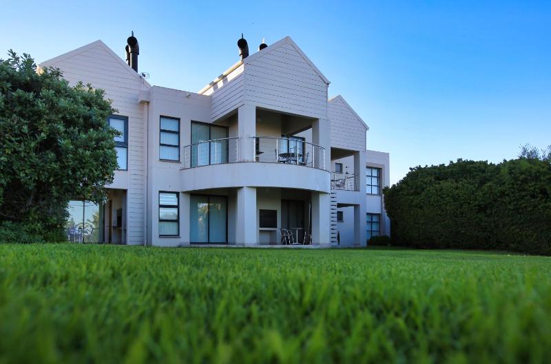 Ellefsen Golf Suite 106 Langebaan 4-sleeper - image 11
