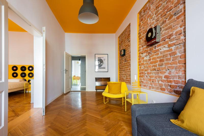 One-Bedroom Apartment with air condition and balcony image 4