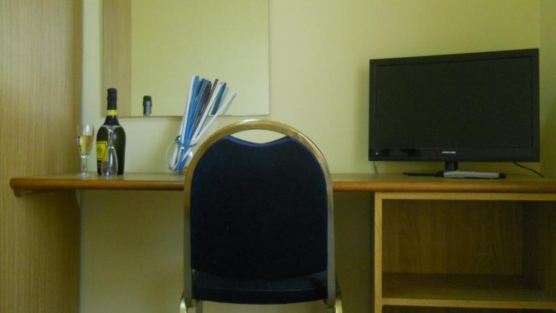 Single Room image 1