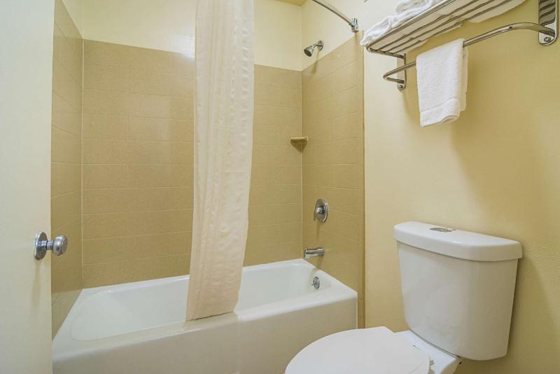 Double Room with Two Double Beds - Non-Smoking image 2