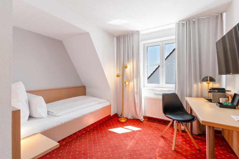 Single Room image 1