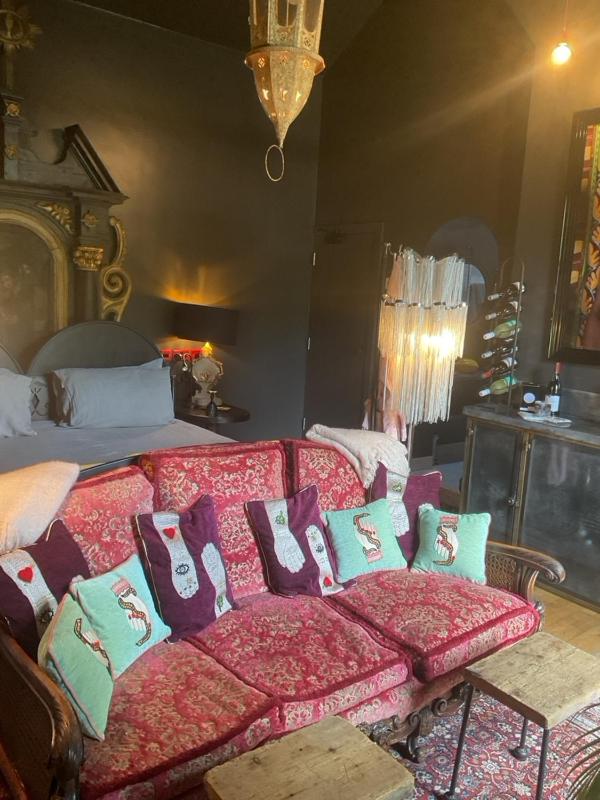 Bed & Breakfast Room 7 (NO PETS ALLOWED) image 3