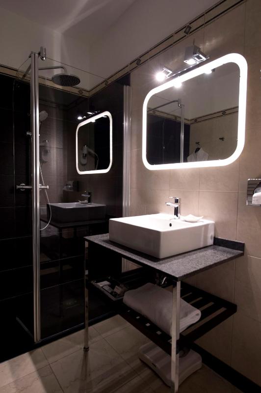 Phi Hotel Bologna - image 3