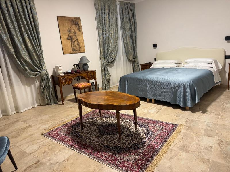 Superior Double Room image 2