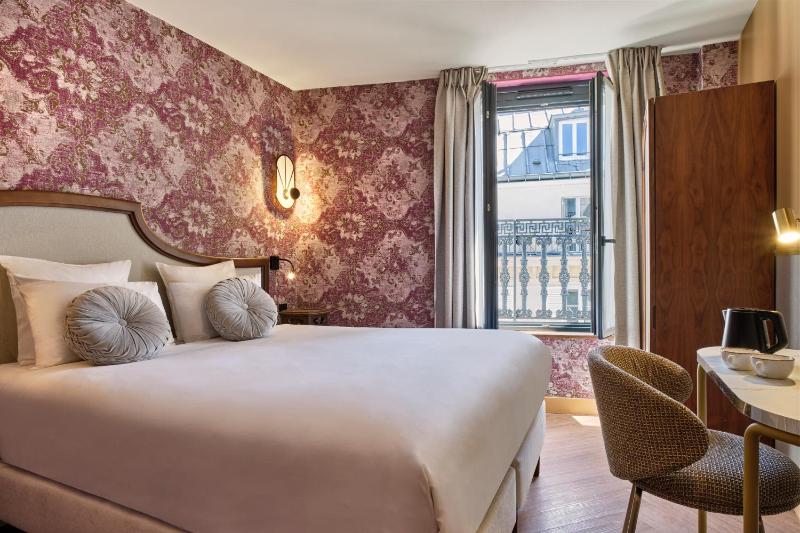 Standard Double or Twin Room image 1