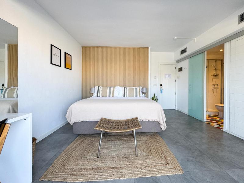 Premium Double or Twin Room image 3