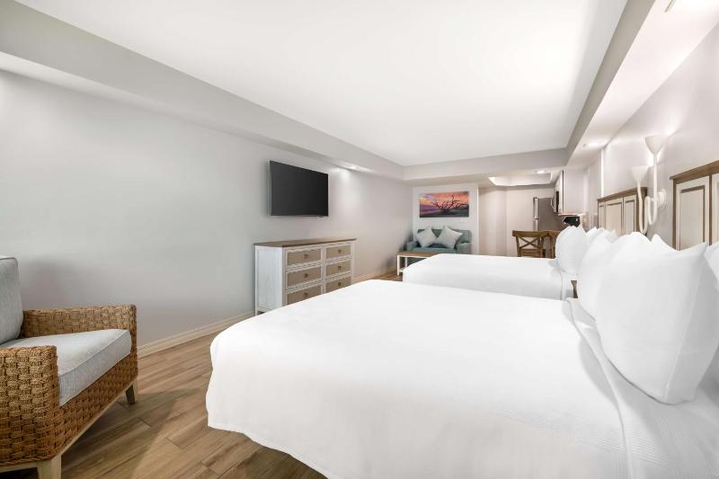 Queen Room with Two Queen Beds and Sofa Bed - Mobility Accessible/Ground Floor image 2