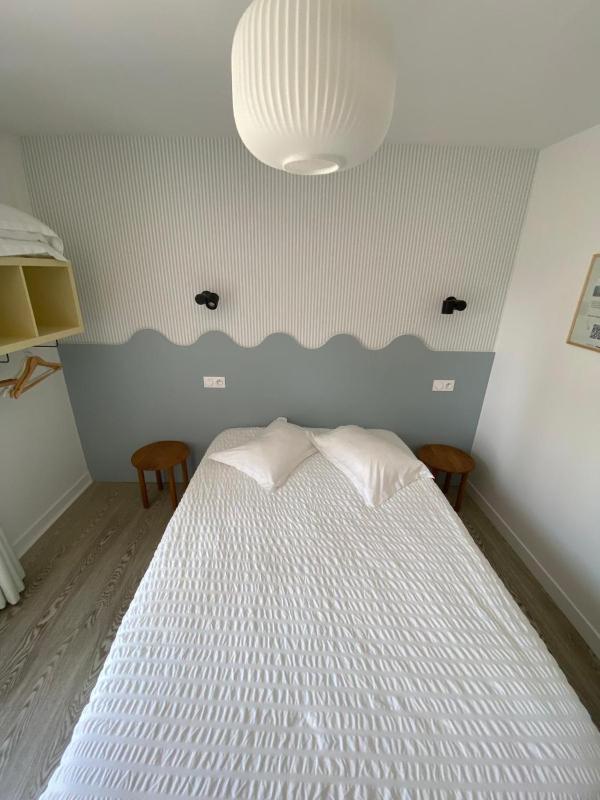 Classic Double Room image 4