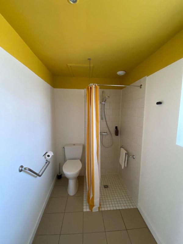 Classic Double Room image 3