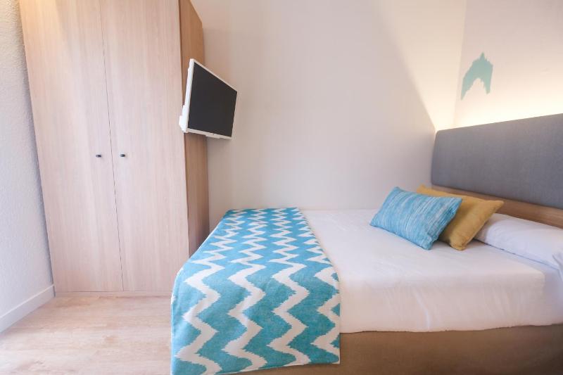 Economy Double Room image 1