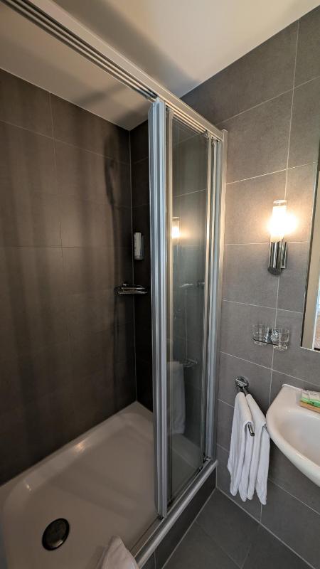 Classic Triple Room image 4