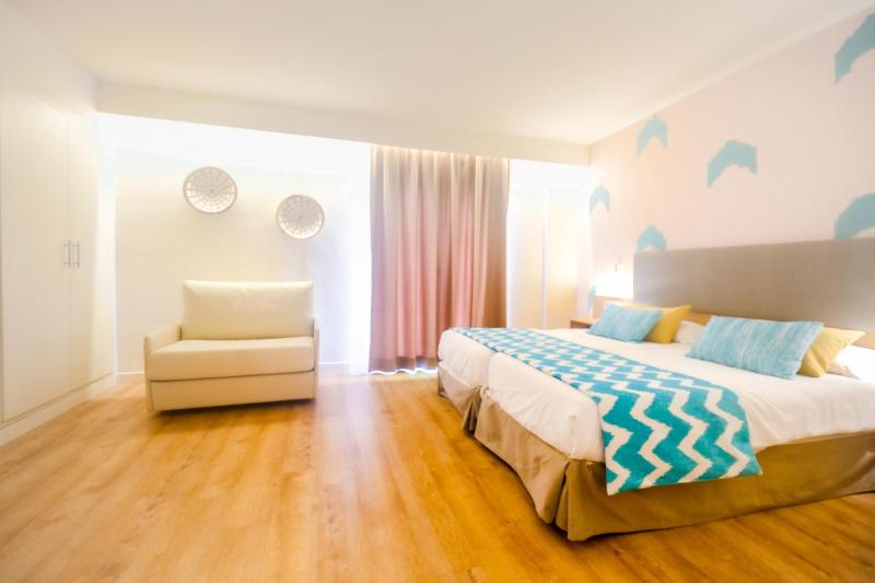 Classic Triple Room image 1
