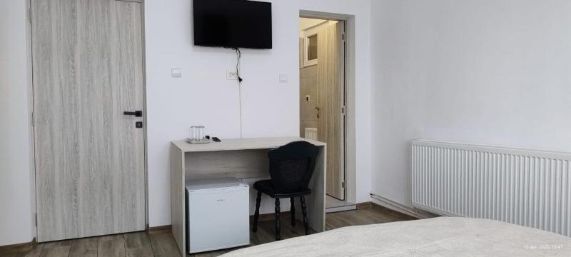 Triple Room with Bathroom image 3