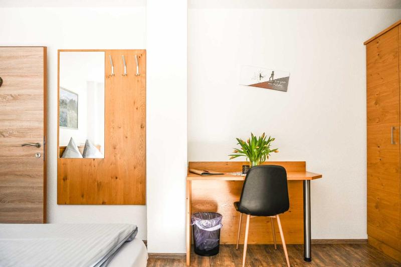 Double Room image 3