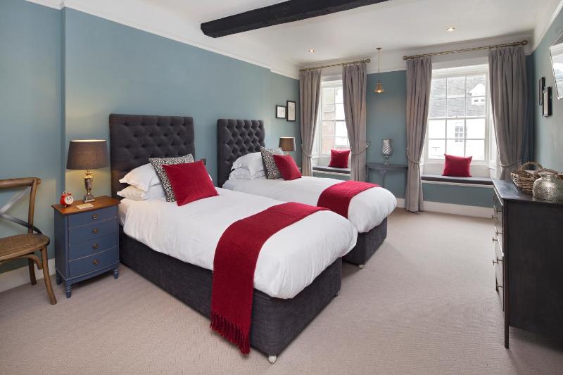 Superior Double Room image 3