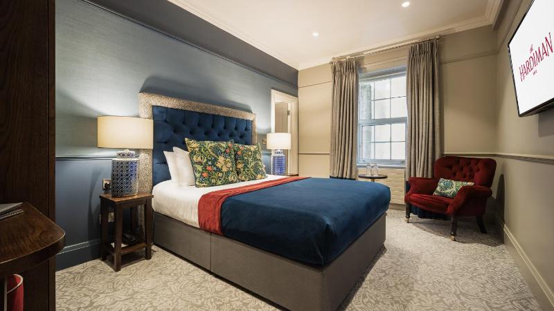 Standard Double Room image 3