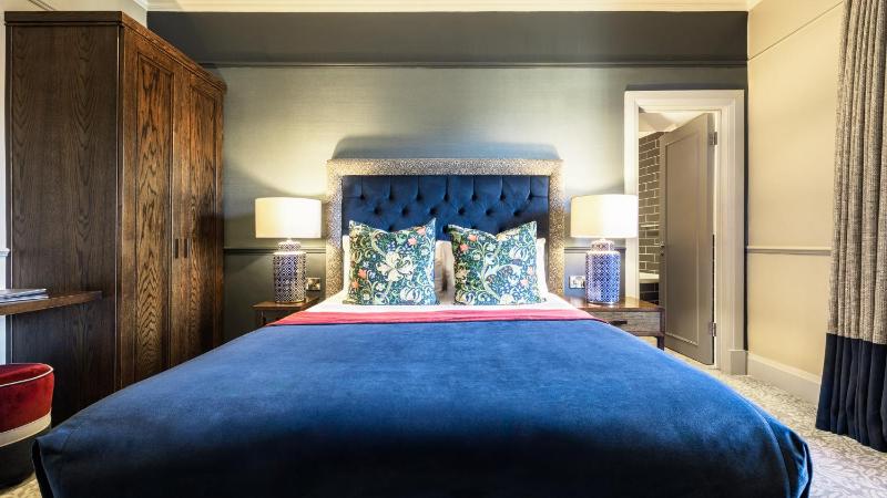 Standard Double Room image 2