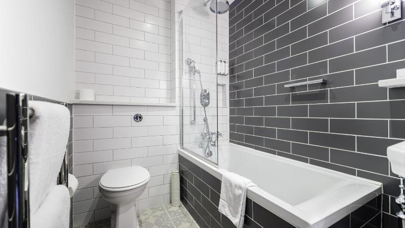 Standard Double Room image 4