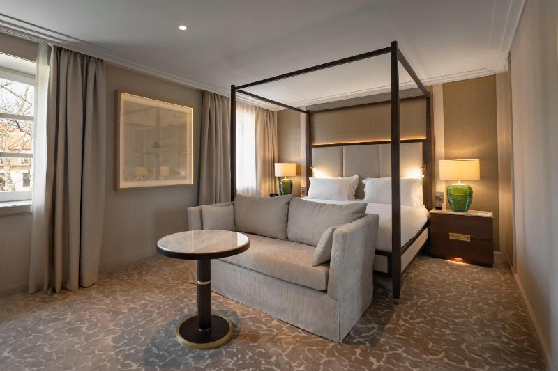 Prestige Double Room with Garden View image 1