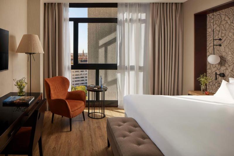 Premium Double or Twin Room image 3