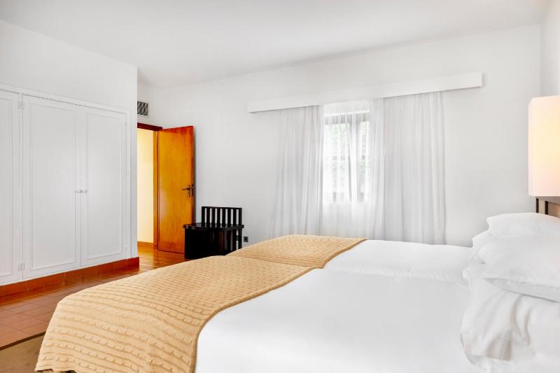 Standard Suite image 3