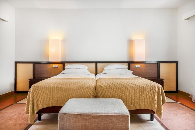 Standard Suite image 1