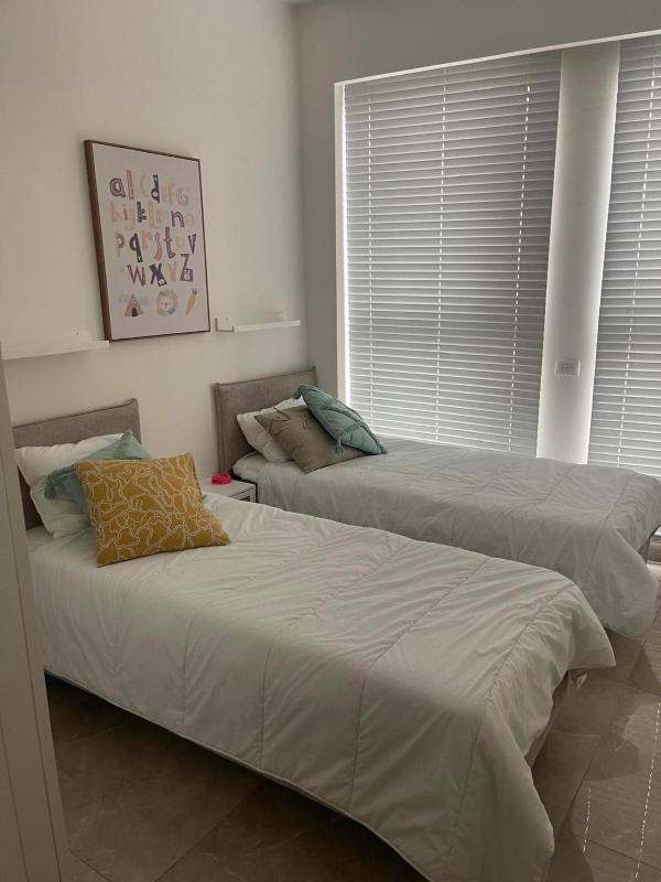 J Tower Luxury - image 7