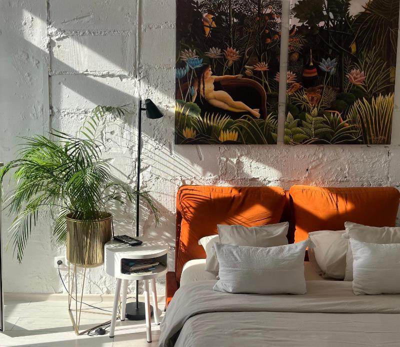 Studio Apartment image 4