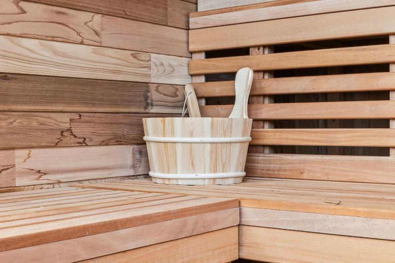 Luxury Spa Retreat Sauna Hot Tub & Fire Pit - image 3
