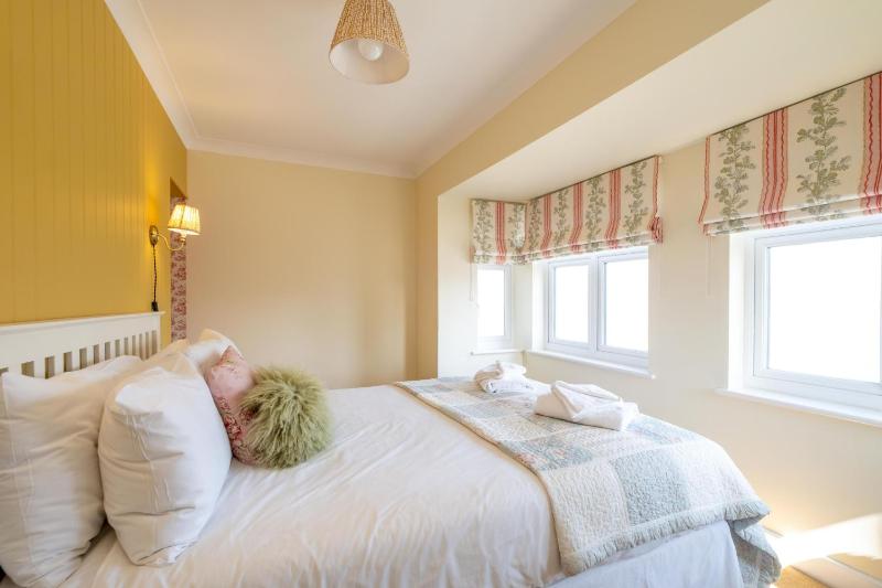 69 Saxmundham Road - image 25