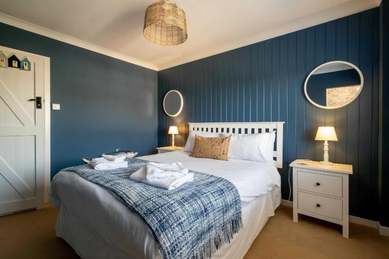 69 Saxmundham Road - image 33