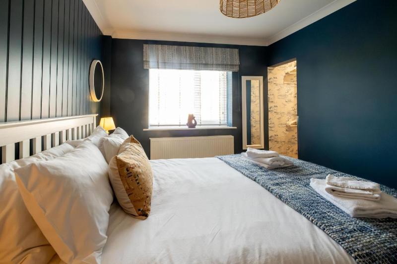69 Saxmundham Road - image 11