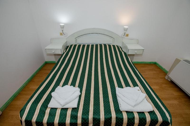 Apartments and Rooms Vitomir - image 13