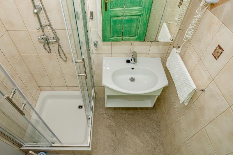 Apartments and Rooms Vitomir - image 7