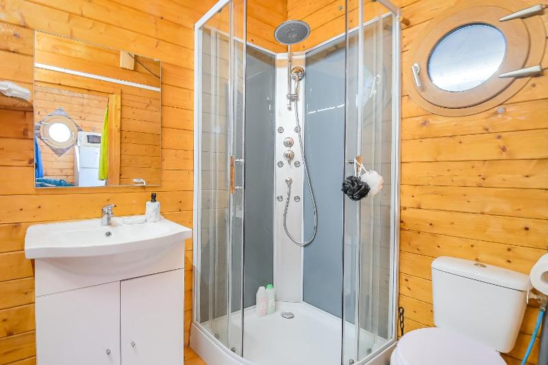 Two-Bedroom Chalet image 2