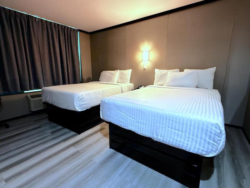 Double Room with Two Double Beds - Non-Smoking image 2
