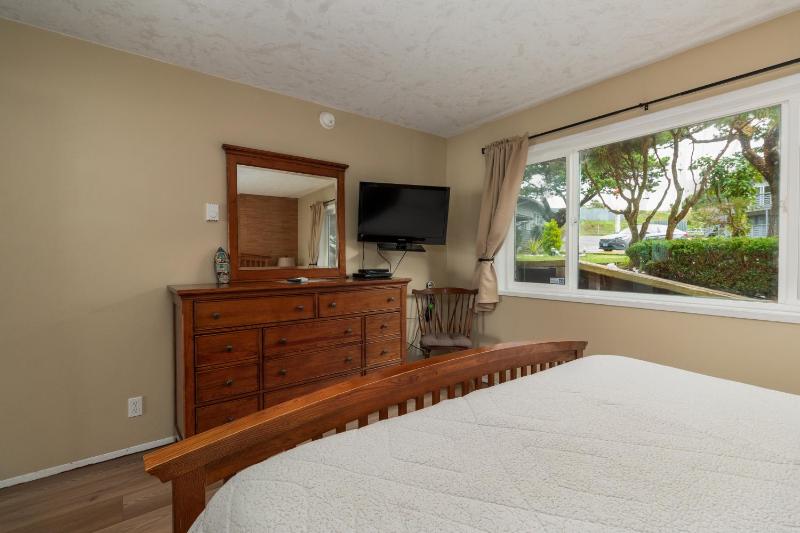 Ocean Terrace Condominiums - image 24