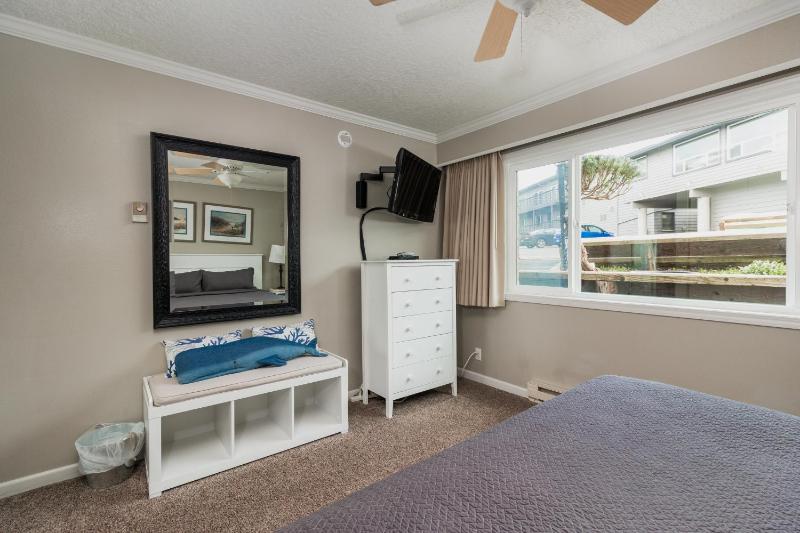 Ocean Terrace Condominiums - image 35