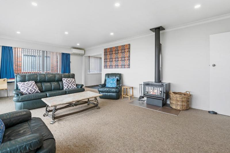 Skyline Staycation - Rotorua Holiday Home - image 10