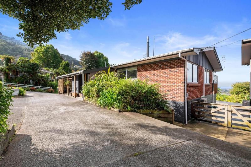 Skyline Staycation - Rotorua Holiday Home - image 4