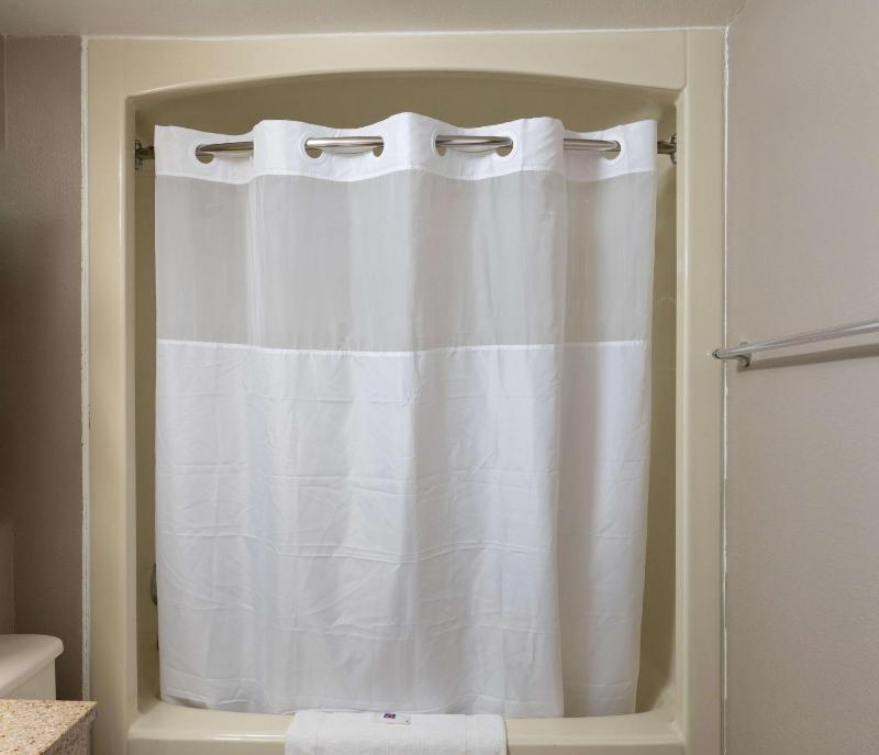 Queen Room image 1