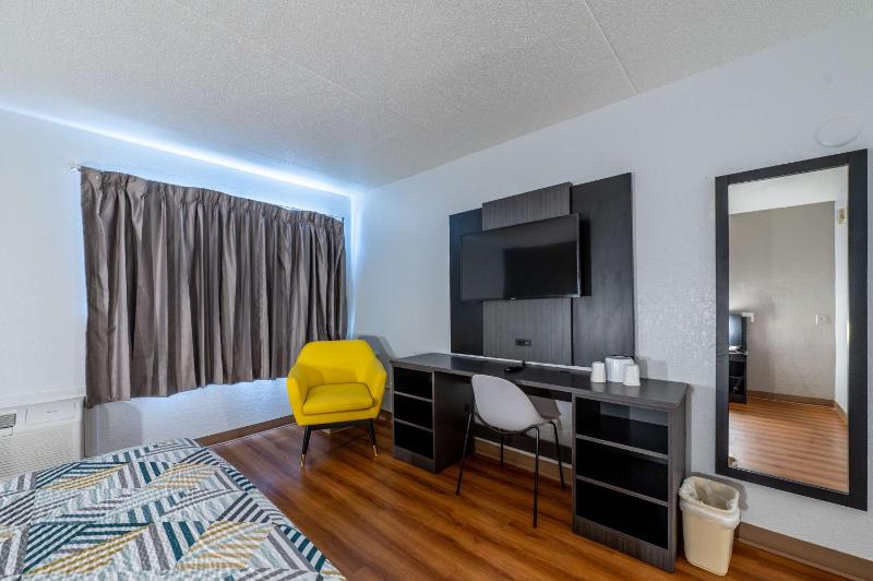 Queen Room image 3